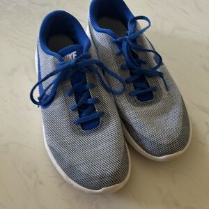 Men’s Blue and White Nike Flex Experience RN7 Athletic Shoes